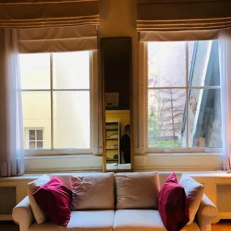 Stylish Studio On Historic Canal